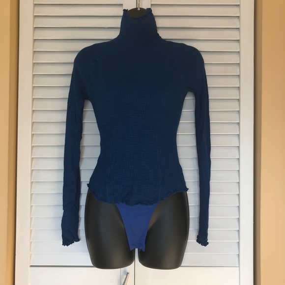 Waffle Knit Turtleneck Top- Rich Colour! EUC 2/$25 - Picture 2 of 11